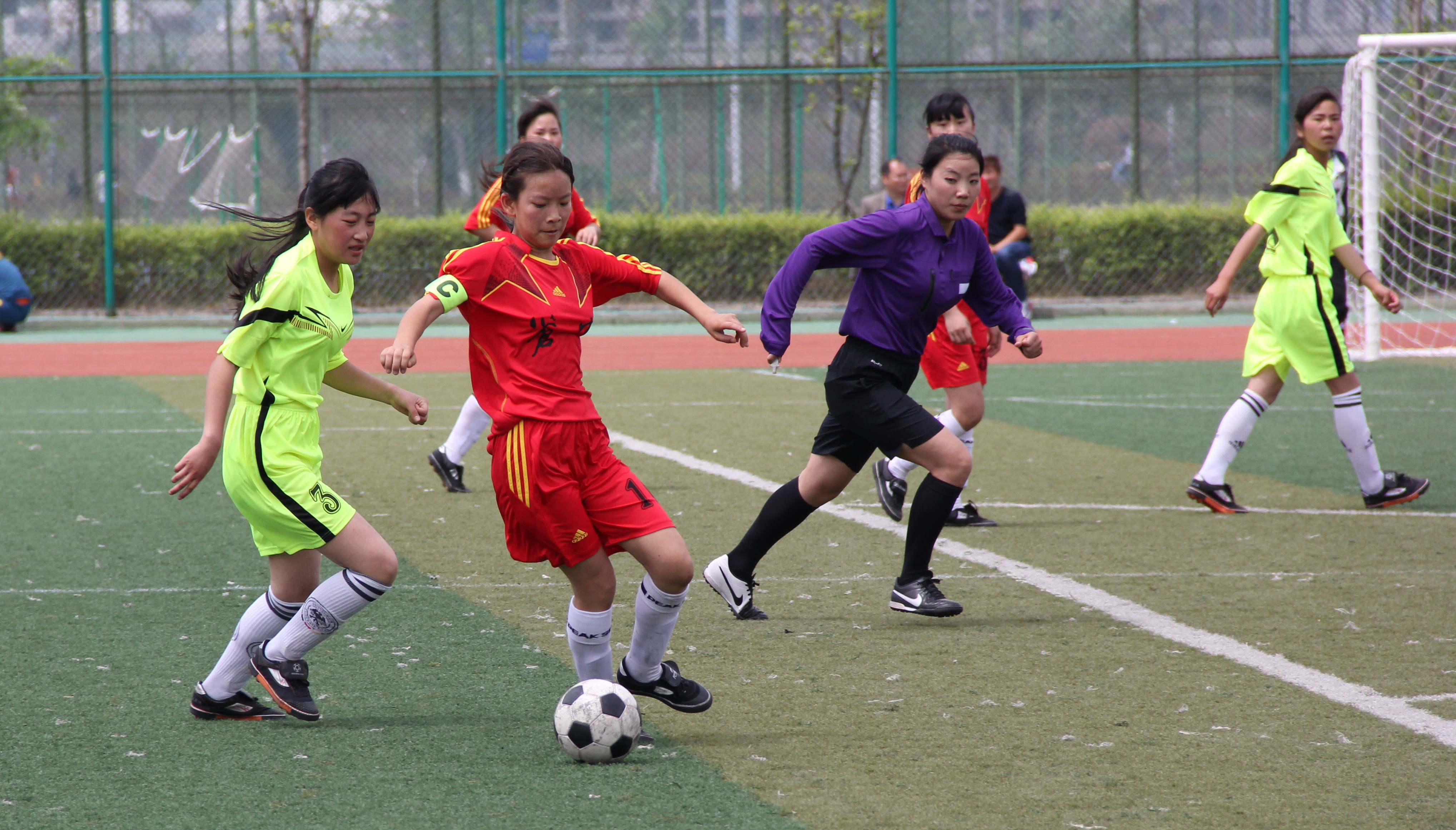 中国女足的胜利应在场外 让更多女孩自由地去踢球_国内足球_新浪竞技风暴_新浪网