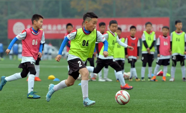 贵州省2018年校园足球四级联赛总决赛打响