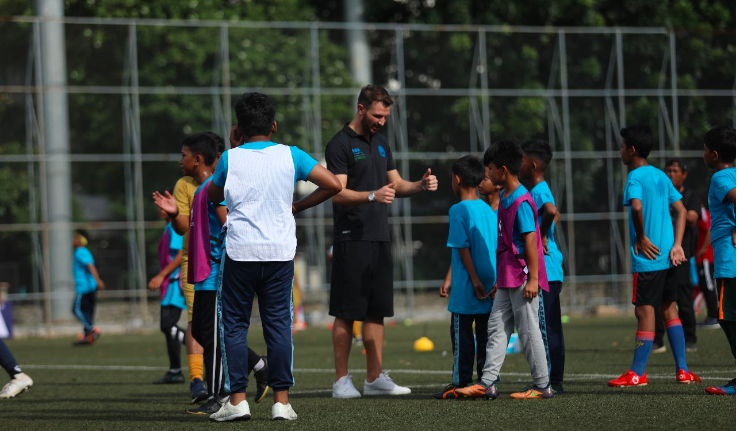 印尼推动足球运动融入校园教育系统