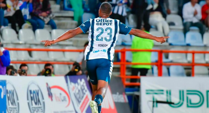 所罗门·朗东在帕丘卡赢得墨西哥甲级联赛中进球