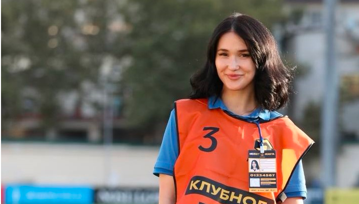 五名俄罗斯的美女记者畅谈自己的足球之路